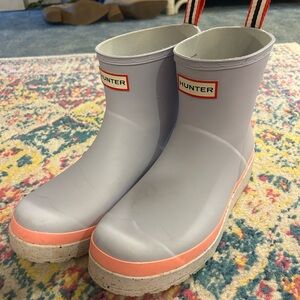 Hunter Light Gray and Coral Short Rain Boots